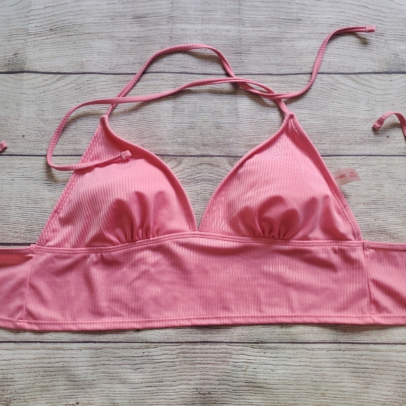 Ninety-Nine Ribbed Triangle Top - Picture 4 of 5